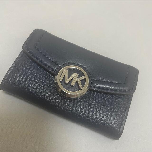 Michael Kors(マイケルコース)のMICHAEL KORS キーケース　ネイビー✖️シルバー レディースのファッション小物(キーケース)の商品写真