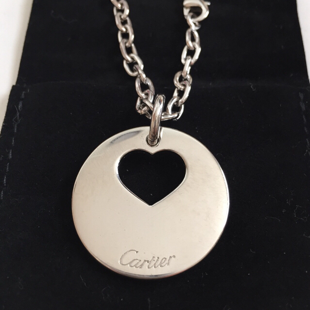 極美品●Cartier カルティエ T1220240 ハートモチーフ ロゴ刻印入 バッグチャーム/キーホルダー/ペンダントトップ シルバー 箱/保存袋付き