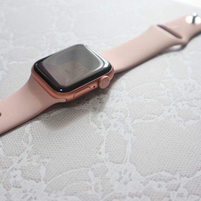 Apple(アップル)の【K2様専用】Apple Watch5 GPS ゴールド 40mm メンズの時計(腕時計(デジタル))の商品写真