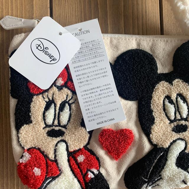 Disney(ディズニー)の【セット】ミニーカチューシャ サガラ刺繍ポーチ エンタメ/ホビーのおもちゃ/ぬいぐるみ(キャラクターグッズ)の商品写真