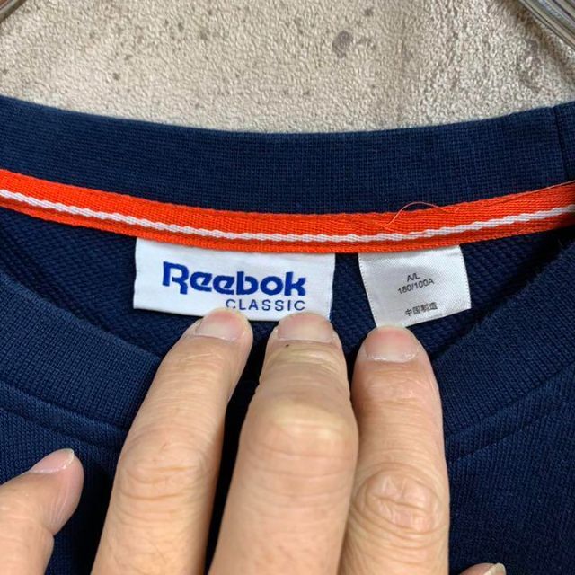 Reebok(リーボック)の大人気　リーボッククラシック　ラインデザイン　スエットトレーナー メンズのトップス(スウェット)の商品写真