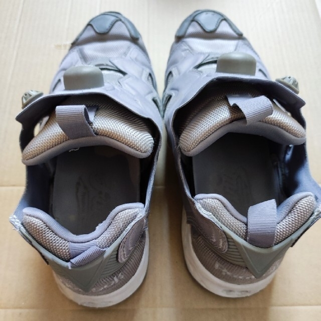 Reebok(リーボック)のReebok インスタポンプフューリー グレー（女性用） レディースの靴/シューズ(スニーカー)の商品写真