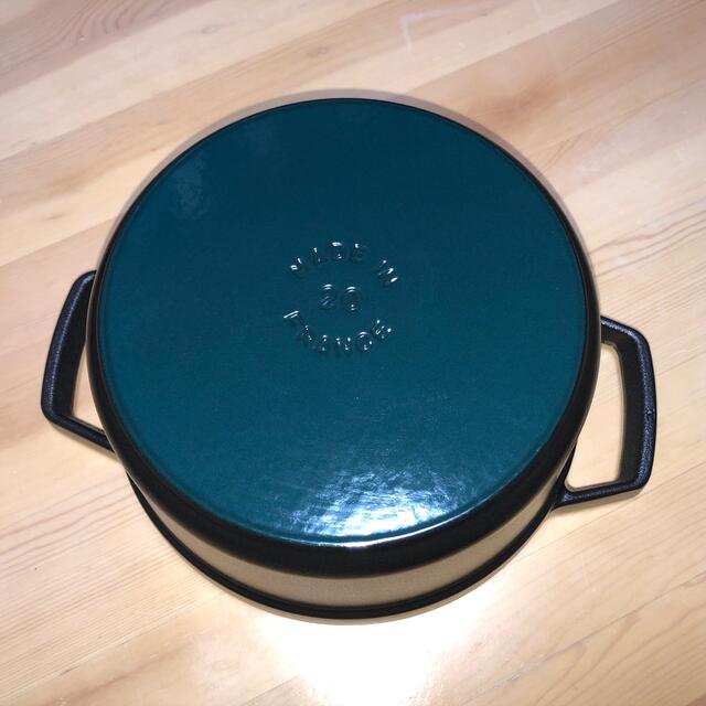 STAUB(ストウブ)のSTAUB ピコ ココット ラウンド 20cm ブラック インテリア/住まい/日用品のキッチン/食器(鍋/フライパン)の商品写真