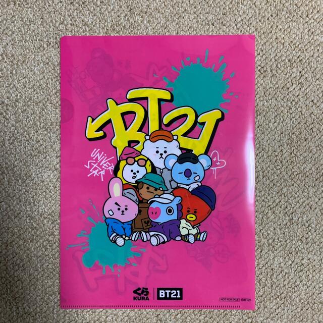 防弾少年団(BTS)(ボウダンショウネンダン)のBT21 クリアファイル　すみっコぐらし　タオルハンカチ　セット エンタメ/ホビーのおもちゃ/ぬいぐるみ(キャラクターグッズ)の商品写真