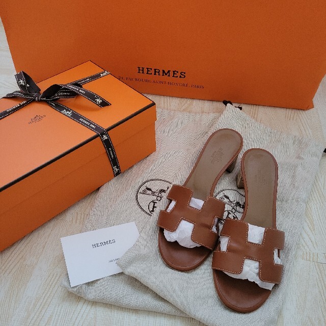 Hermes(エルメス)のエルメス HERMES オアジス ゴールド レディースの靴/シューズ(サンダル)の商品写真