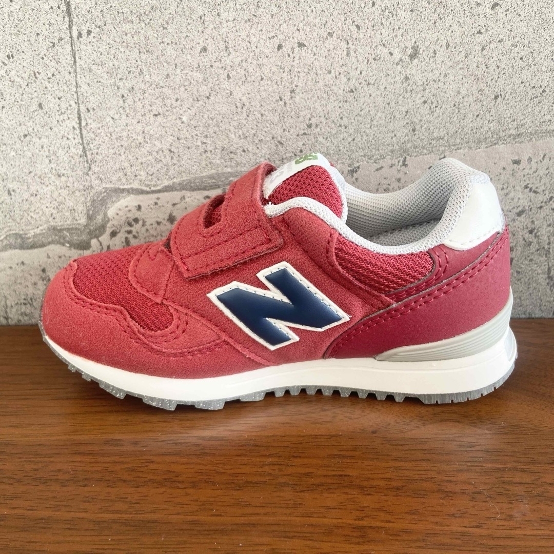 New Balance(ニューバランス)の【新品】15センチ レッド×ネイビー ニューバランス スニーカー キッズ キッズ/ベビー/マタニティのキッズ靴/シューズ(15cm~)(スニーカー)の商品写真