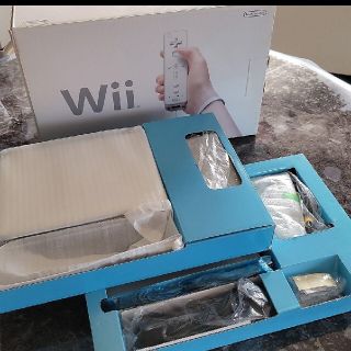 ニンテンドウ(任天堂)のNintendo Wii RVL-S-WA(家庭用ゲーム機本体)