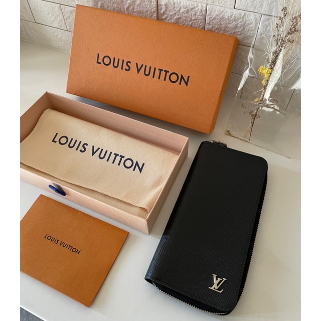 LOUIS VUITTON　ルイヴィトン　ジッピー　ウォレット　ヴェルティカル