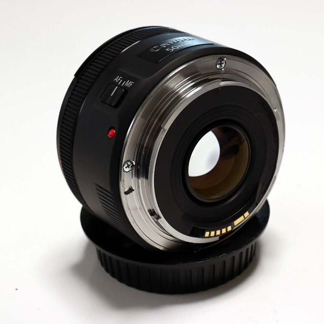 Canon(キヤノン)の【フード付・美品】EOS EF 50mm F1.8 STM スマホ/家電/カメラのカメラ(レンズ(単焦点))の商品写真
