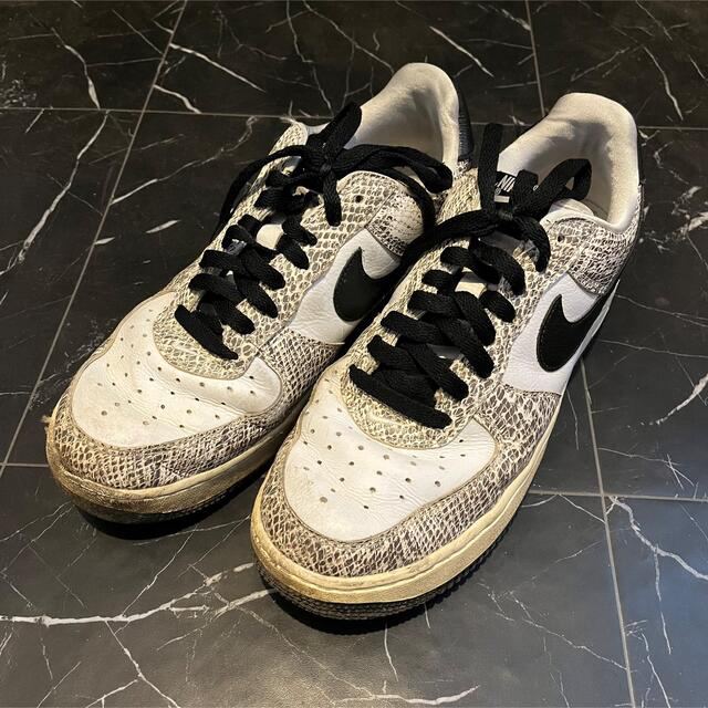 NIKE(ナイキ)のNIKE AIR FORCE 1 LOW RETRO レア スニーカー メンズの靴/シューズ(スニーカー)の商品写真