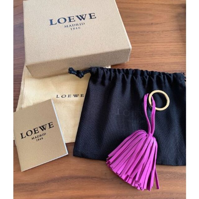 LOEWE　タッセル