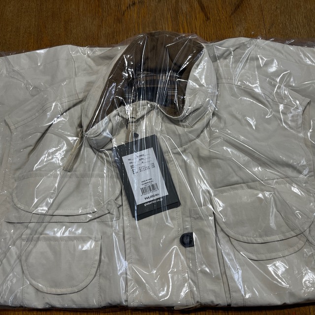 DAIWA(ダイワ)のTech Parfect Fishing Vest (Ecru) メンズのトップス(ベスト)の商品写真
