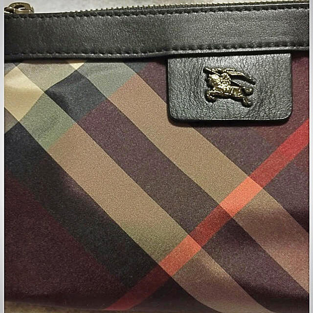 BURBERRY(バーバリー)のすがっち様専用   バーバリー ポーチ 新品 レディースのファッション小物(ポーチ)の商品写真