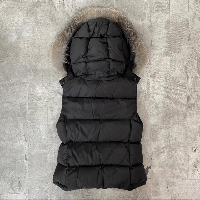 MONCLER(モンクレール)のranko様専用 国内正規 2018 美品 モンクレール ファー ダウン ベスト レディースのジャケット/アウター(ダウンベスト)の商品写真