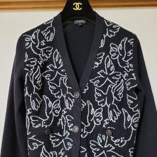 シャネル(CHANEL)のaritanさま専用！シャネル　2022 クルーズ新作　カーディガン　新品(カーディガン)