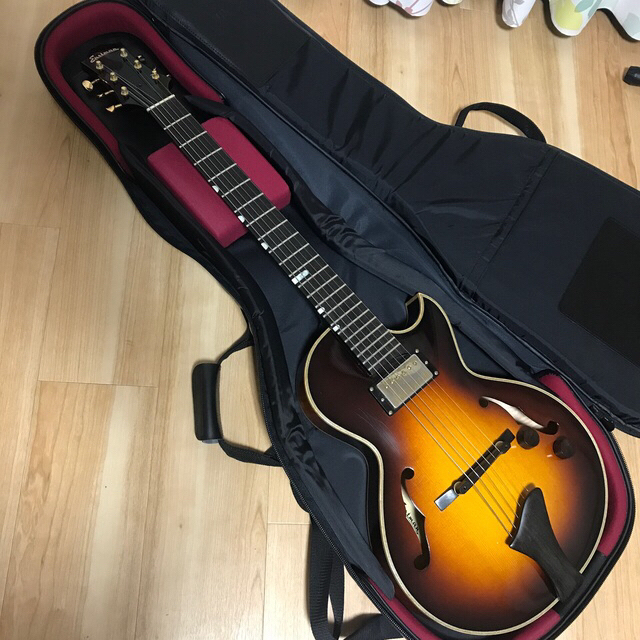 Gibson(ギブソン)の【小型フルアコ】Eastman AR150 sunburst 楽器のギター(エレキギター)の商品写真