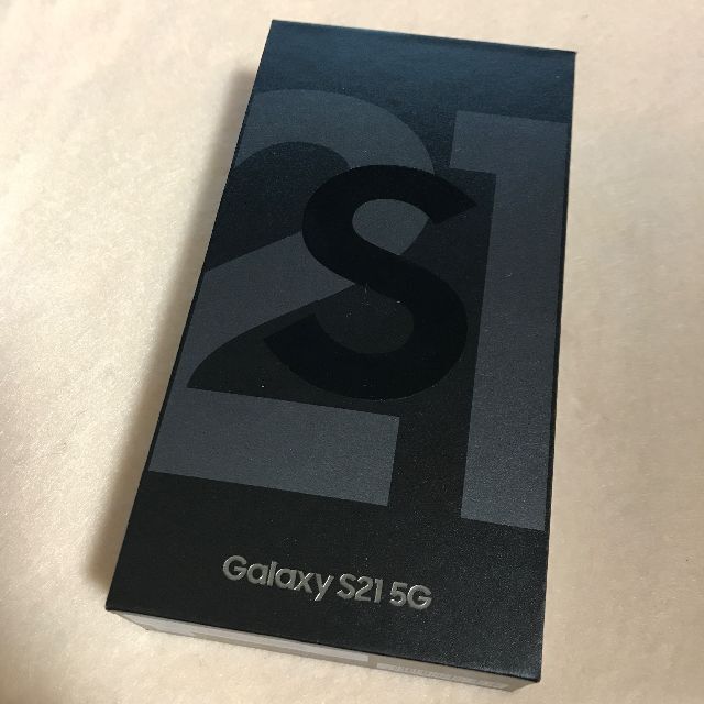 Galaxy(ギャラクシー)の【新品/SIMフリー】Galaxy S21 5G［SCG09］グレー★一括購入 スマホ/家電/カメラのスマートフォン/携帯電話(スマートフォン本体)の商品写真