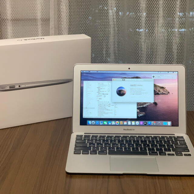 Apple MacBook Air (11-inch， Mid 2012)