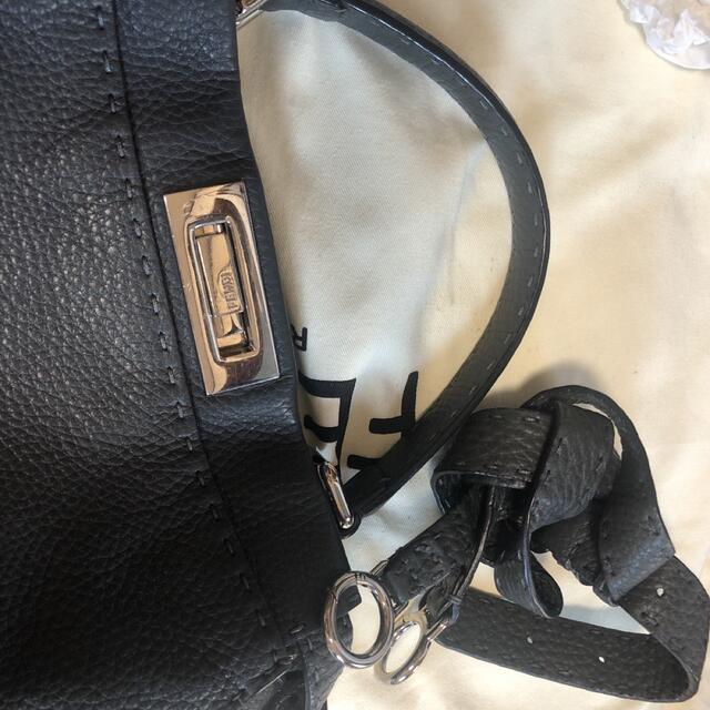 FENDI(フェンディ)のFENDIピーカブー　セレリア レディースのバッグ(ショルダーバッグ)の商品写真
