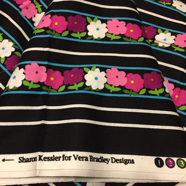 Vera Bradley(ヴェラブラッドリー)の★新品、未使用★VeraBradley ファブリック ハンドメイドのインテリア/家具(ファブリック)の商品写真