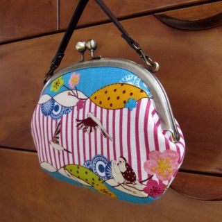インコと梅のがま口／和モダン／通帳入れ／がま口ポーチ／春／ハンドメイド(ポーチ)