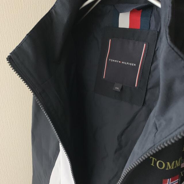 TOMMY HILFIGER(トミーヒルフィガー)のXXL TOMMY HILFIGER オーバーサイズ ナイロンジャケット国旗刺繍 メンズのジャケット/アウター(ナイロンジャケット)の商品写真