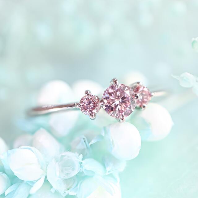 秘蔵　Fancy Pink 0.225ct vvs2 プラチナリング レディースのアクセサリー(リング(指輪))の商品写真