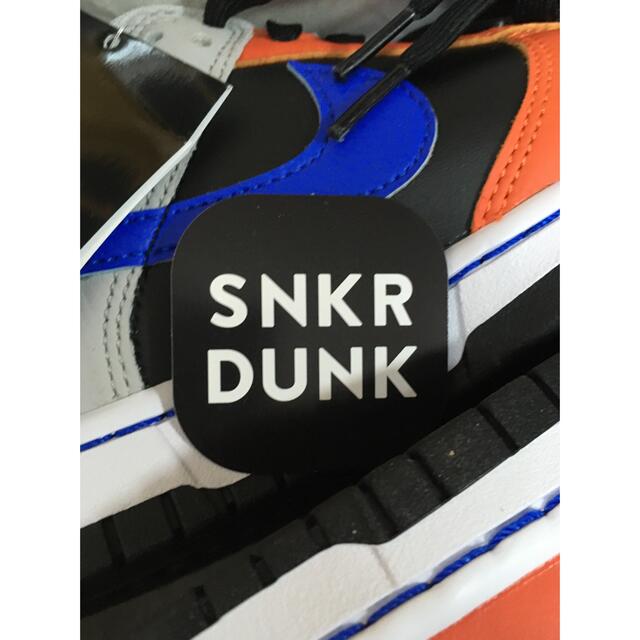 NIKE(ナイキ)のNBA × ナイキ ダンク ロー EMB 75th アニバーサリー "ニックス" メンズの靴/シューズ(スニーカー)の商品写真