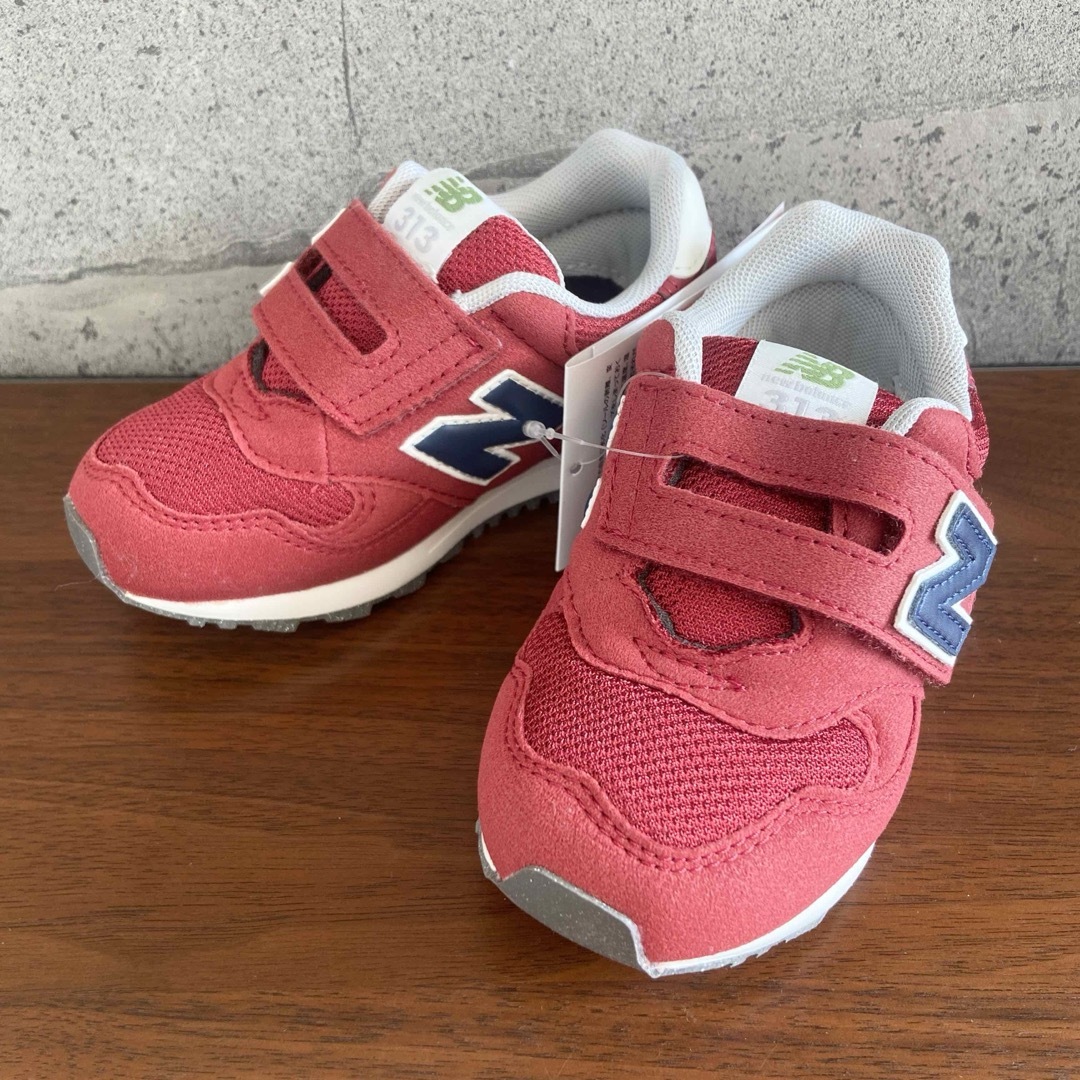 New Balance(ニューバランス)の【新品】14.5センチ レッド×ネイビー ニューバランス スニーカー キッズ キッズ/ベビー/マタニティのベビー靴/シューズ(~14cm)(スニーカー)の商品写真