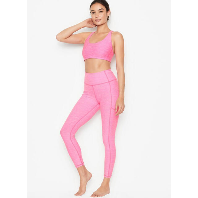 Victoria's Secret(ヴィクトリアズシークレット)の【新品】victoria's secret ストラッピーバック　スポーツブラ　S レディースの下着/アンダーウェア(ブラ)の商品写真