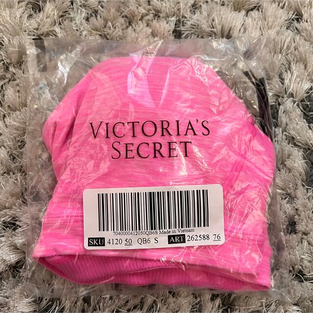 Victoria's Secret(ヴィクトリアズシークレット)の【新品】victoria's secret ストラッピーバック　スポーツブラ　S レディースの下着/アンダーウェア(ブラ)の商品写真