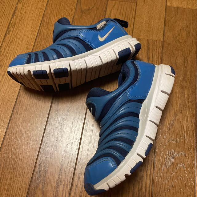 NIKE(ナイキ)のNIKE ナイキ  ダイナモフリー　青　19cm ブルー　美品 キッズ/ベビー/マタニティのキッズ靴/シューズ(15cm~)(スニーカー)の商品写真