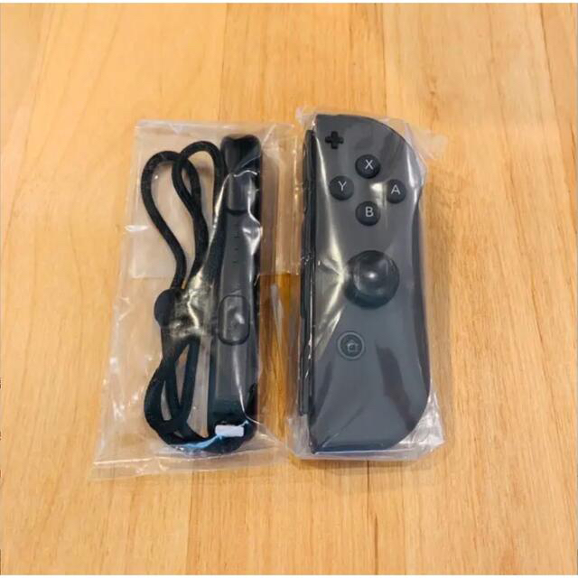 Nintendo Switch(ニンテンドースイッチ)の【新品】任天堂 スイッチ ジョイコン グレー　Switch R 右のみ エンタメ/ホビーのゲームソフト/ゲーム機本体(家庭用ゲーム機本体)の商品写真