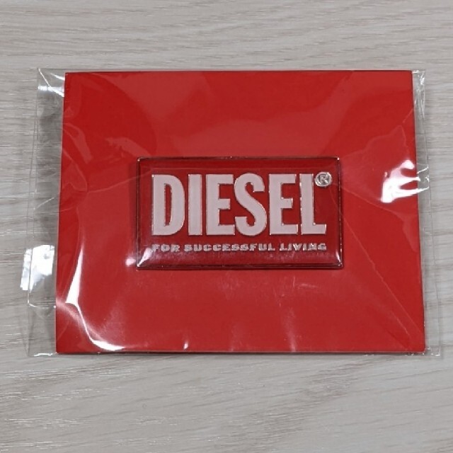 DIESEL(ディーゼル)のDIESEL ピンバッジ ノベルティ 非売品 ディーゼル 初回限定 メンズのバッグ(その他)の商品写真