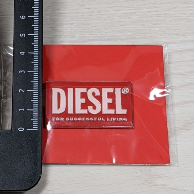 DIESEL(ディーゼル)のDIESEL ピンバッジ ノベルティ 非売品 ディーゼル 初回限定 メンズのバッグ(その他)の商品写真