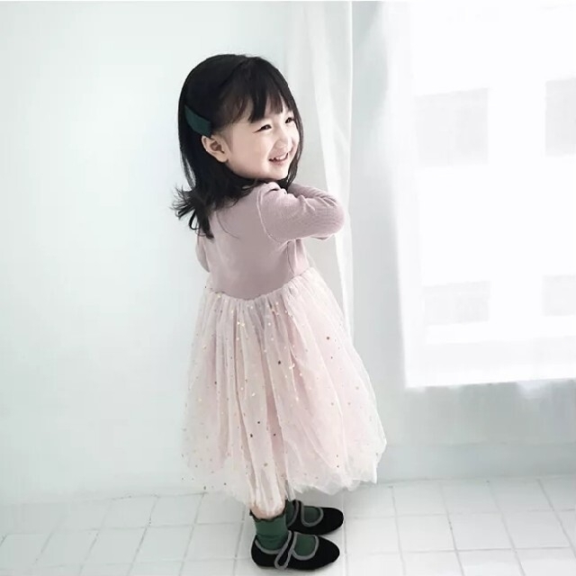 新品　人気　チュールスカート　ワンピース　星 キッズ/ベビー/マタニティのキッズ服女の子用(90cm~)(ワンピース)の商品写真