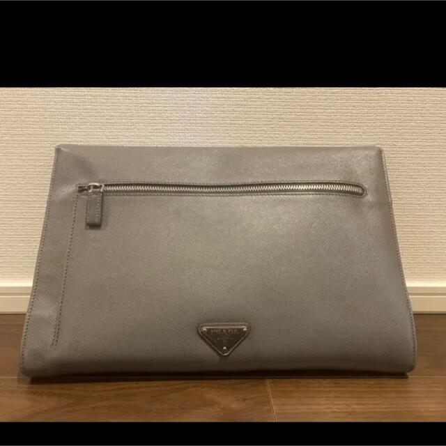 PRADA プラダ 本革クラッチバッグ 高級ブランド 人気商品販売価格 PRADA クラッチバッグ ブラック 大容量 ロゴプレート 2VF001 レザー その他