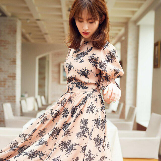 Her lip to Asymmetrical Floral Dress