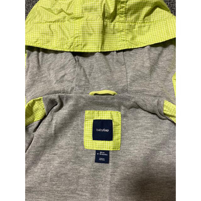 babyGAP(ベビーギャップ)のbabyGap  ウィンドブレーカー　サイズ80 キッズ/ベビー/マタニティのベビー服(~85cm)(ジャケット/コート)の商品写真