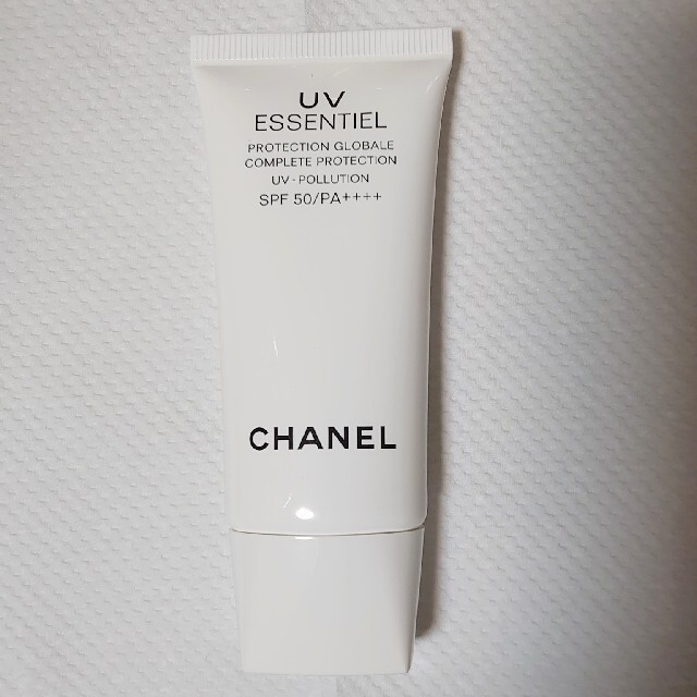 CHANEL(シャネル)の【未使用】CHANEL UV エサンシエル コンプリート 30ml コスメ/美容のボディケア(日焼け止め/サンオイル)の商品写真