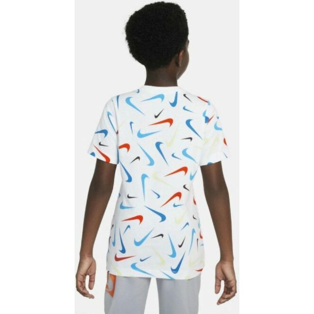 NIKE(ナイキ)の【新品】【サイズ：170】NIKEキッズTシャツSwooshパーティー(白) キッズ/ベビー/マタニティのキッズ服女の子用(90cm~)(Tシャツ/カットソー)の商品写真