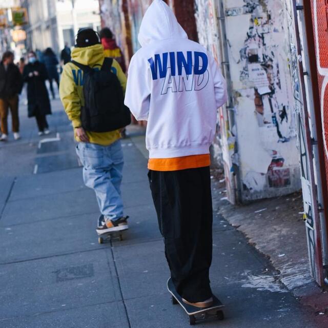 SEA(シー)の【WIND AND SEE Hoodie White Small】 メンズのトップス(パーカー)の商品写真