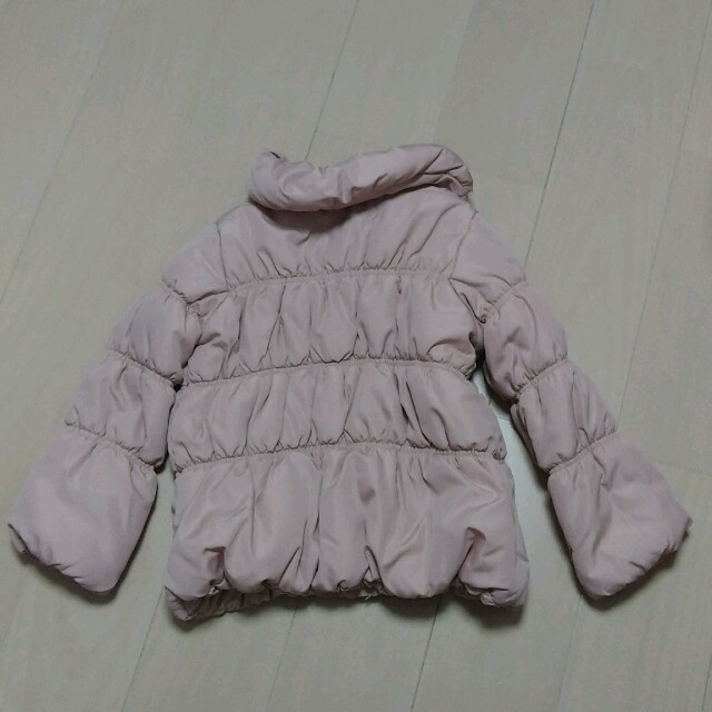 130サイズ　ふわふわダウン風コート キッズ/ベビー/マタニティのキッズ服女の子用(90cm~)(ジャケット/上着)の商品写真