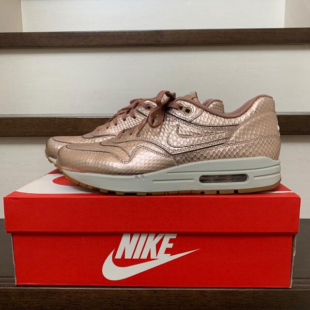 NIKE(ナイキ)のNIKE WMNS AIR MAX 1 CUT OUT PRM メンズの靴/シューズ(スニーカー)の商品写真