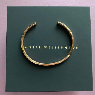 ダニエルウェリントン(Daniel Wellington)のDANIEL WELLINGTON バングル ピンクゴールド(ブレスレット/バングル)