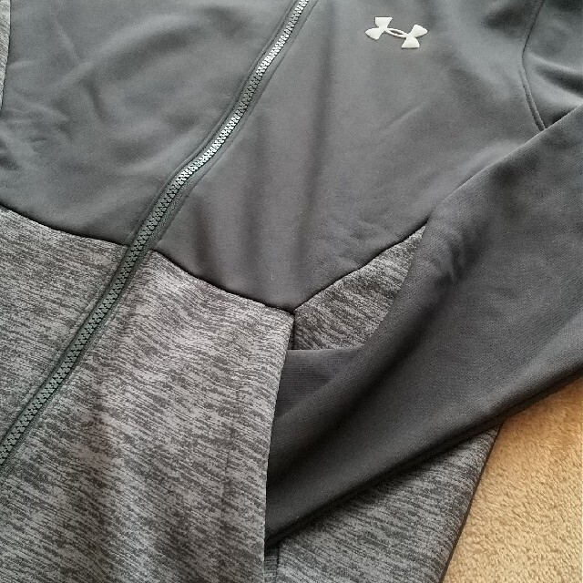 UNDER ARMOUR(アンダーアーマー)のアンダーアーマー  ジュニア  フーディ パーカー キッズ/ベビー/マタニティのキッズ服男の子用(90cm~)(ジャケット/上着)の商品写真