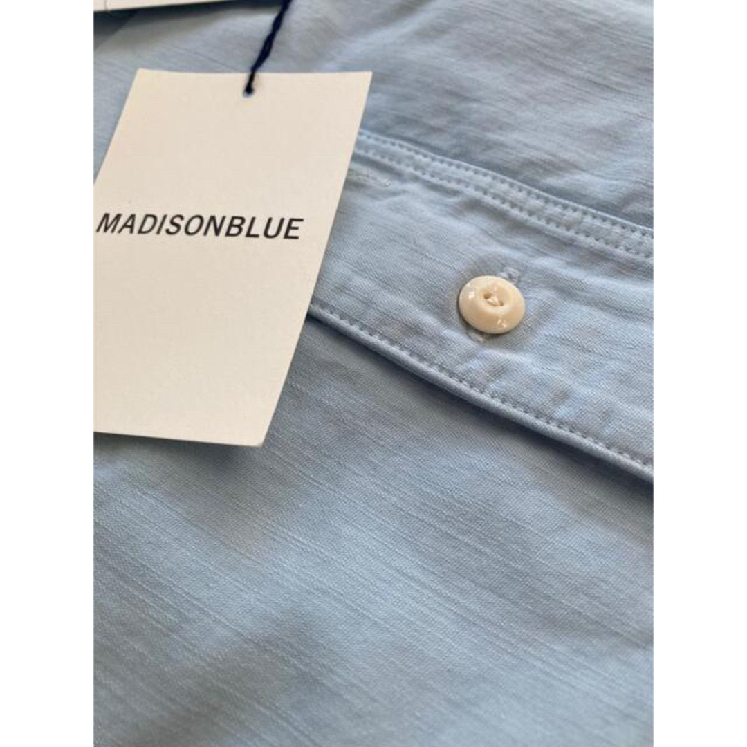 MADISONBLUE(マディソンブルー)の❤︎新品❤︎人気❤︎MADISONBLUE マディソンブルー❤︎サックス レディースのトップス(シャツ/ブラウス(長袖/七分))の商品写真
