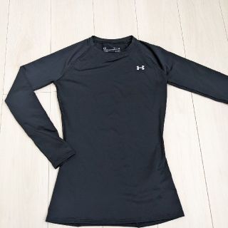 アンダーアーマー(UNDER ARMOUR)のアンダーアーマー　長袖　レディース(トレーニング用品)