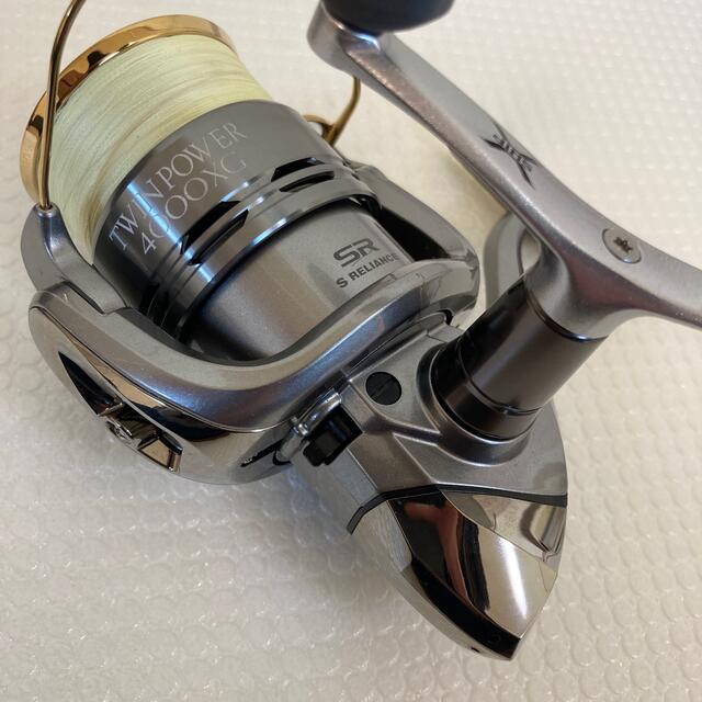 SHIMANO(シマノ)の11 ツインパワー 4000XG （美品） スポーツ/アウトドアのフィッシング(リール)の商品写真