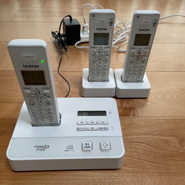 brother(ブラザー)のbrother ブラザー工業　電話機　子機付き スマホ/家電/カメラの生活家電(その他)の商品写真